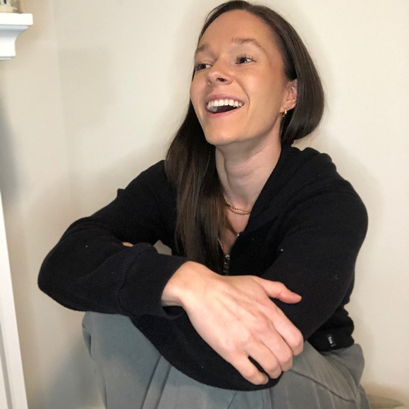 Meet your Posher, Ciara - Picture 1 of 1